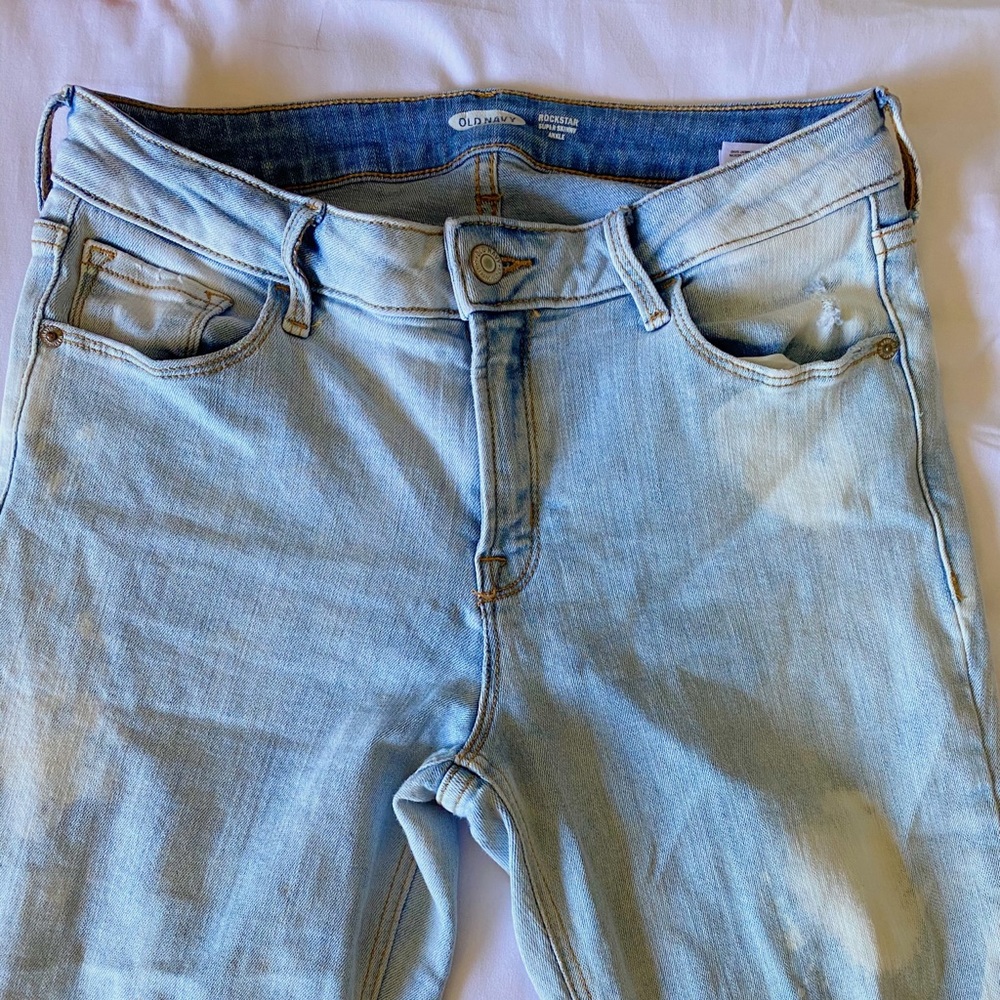 Light blue bleach designed skinny jeans